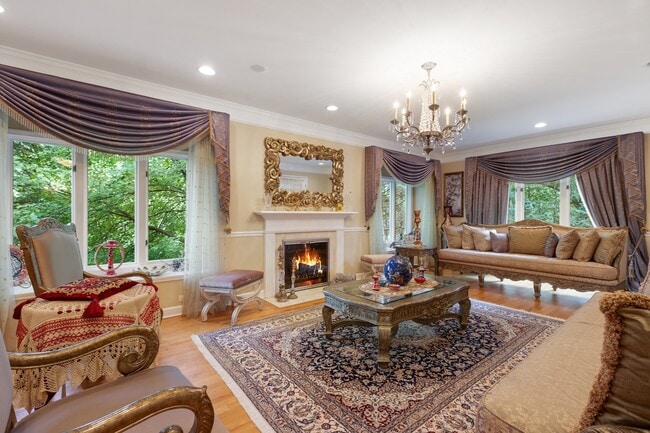 Building Photo - 9336 Falling Waters Dr W