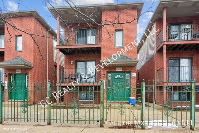 Primary Photo - 13419 S Brandon Ave