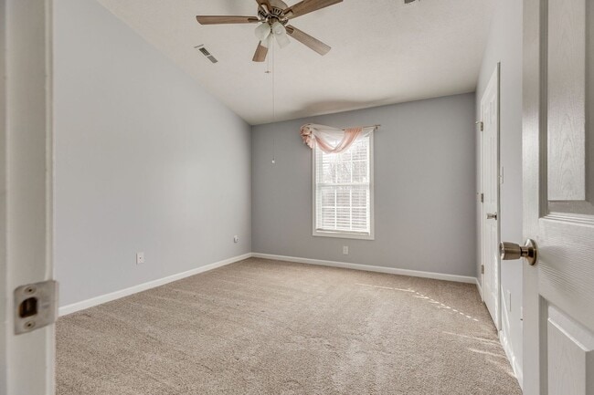 Building Photo - Now Available | 2 Bedroom 2.5 Bath | Bristol, TN