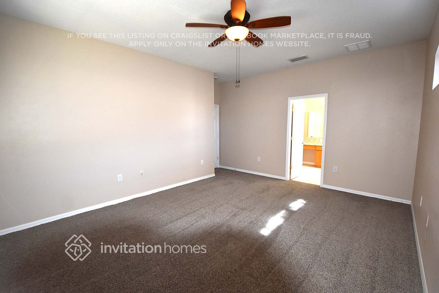 Building Photo - 15454 Martinmeadow Dr