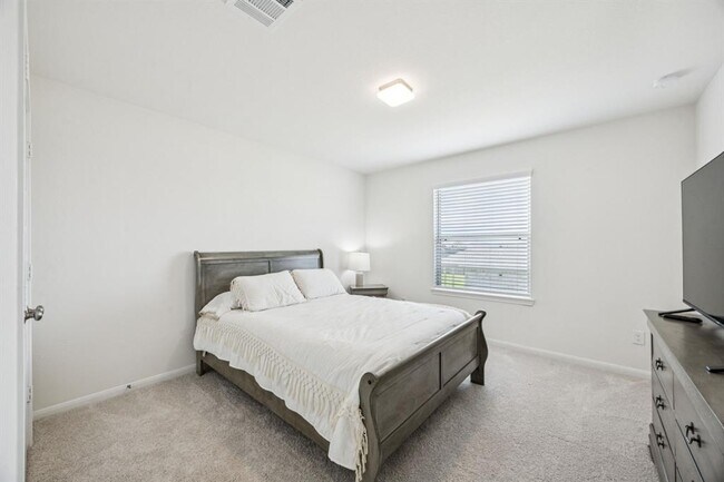 Building Photo - 200 Vly Rnch Trl