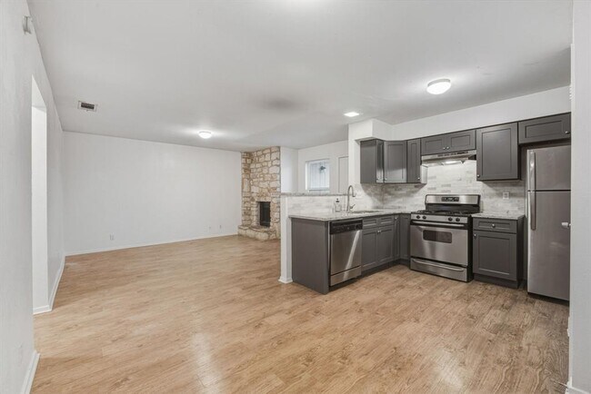 Building Photo - 2303 Rachael Ct