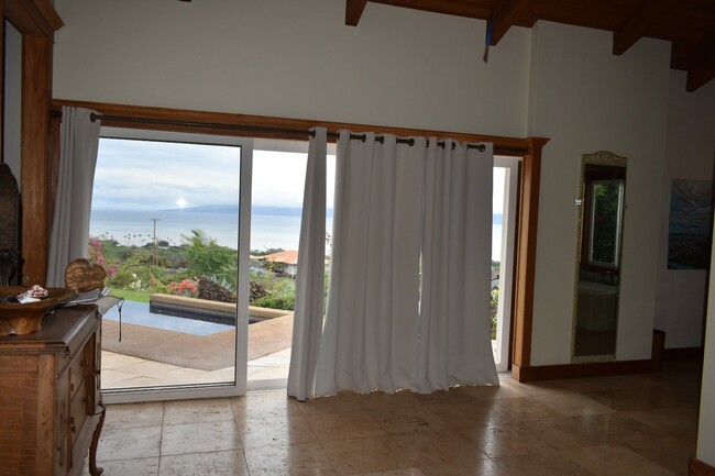 Building Photo - Molokai long term retreat 5 bedroom 3 bath