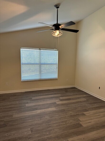 Building Photo - 11075 Lancewood St