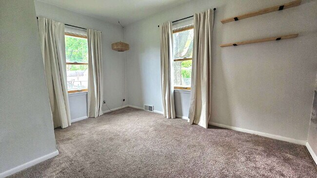 Building Photo - Beautiful 3-Bed, 3-Bath Haven with 1,901 Sq Ft of Comfort in St Louis Park with yard. 7/1/2026