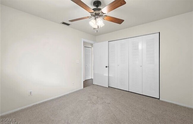 Building Photo - 4709 SW 25th Pl
