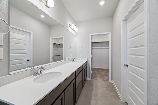 Building Photo - 5502 Cuerta St