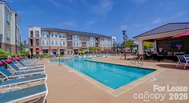 Building Photo - 16408 Holly Crest Ln