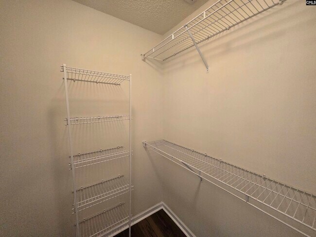 Building Photo - 132 Fox Grove Cir