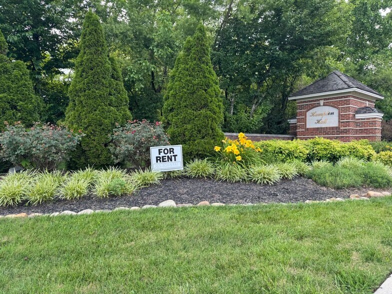 Building Photo - 1006 Royal Mew Ct
