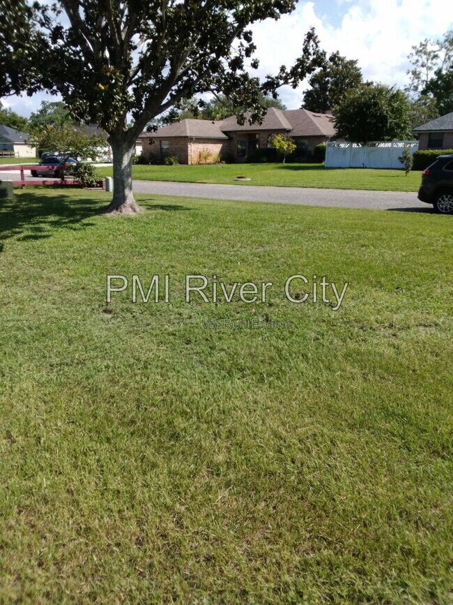 Building Photo - 2320 Locustwood Ct