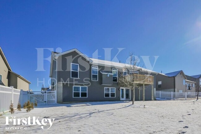 Building Photo - 221 Lonepine Dr