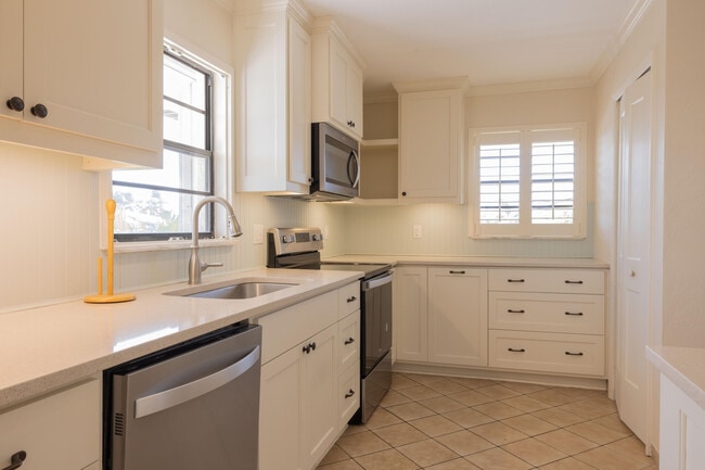 Building Photo - 660 11th St