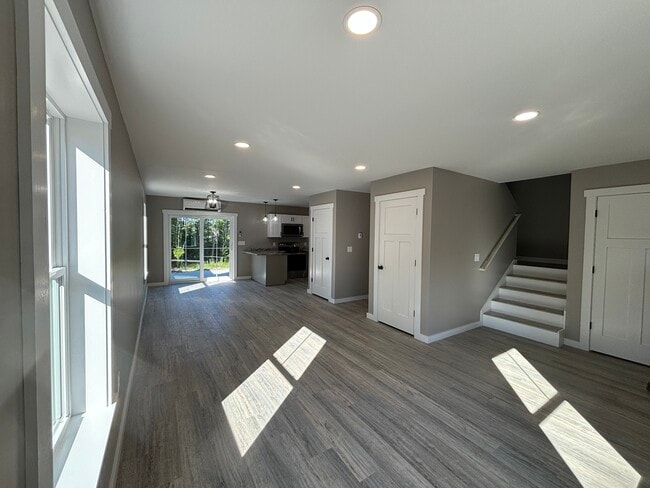 Building Photo - 22 Pond Rd