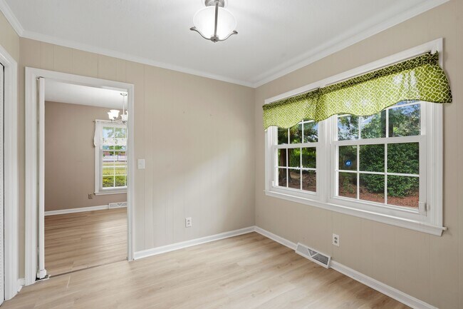Building Photo - 1202 Patetown Rd