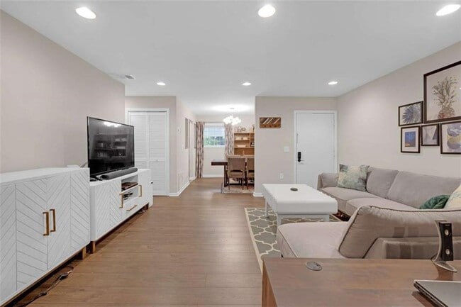 Building Photo - 118 Lablanc Way NW