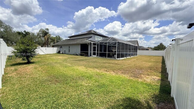 Building Photo - 1813 Vista River Dr
