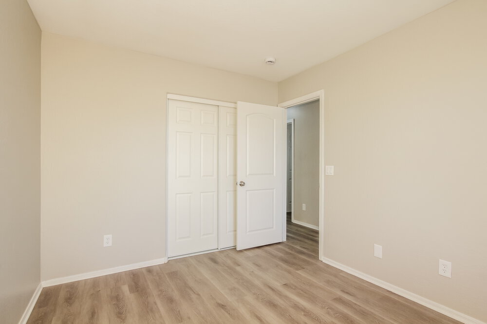 Building Photo - 2652 S 89th Dr
