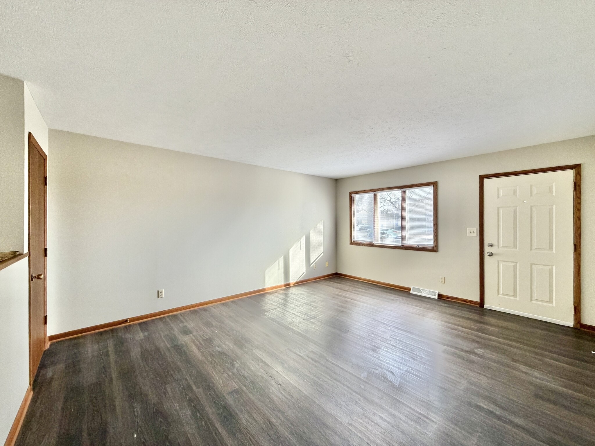 Building Photo - 2047 Colony Ct