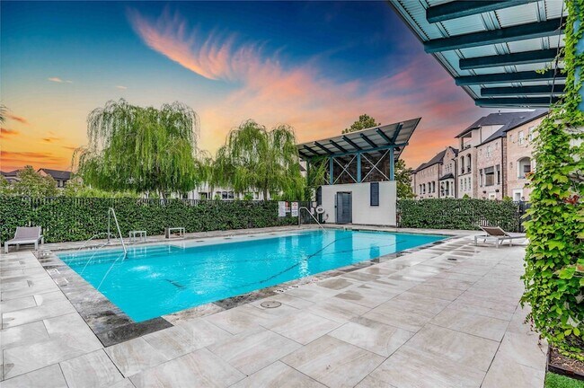 Building Photo - 2730 Dolce Oaks Dr