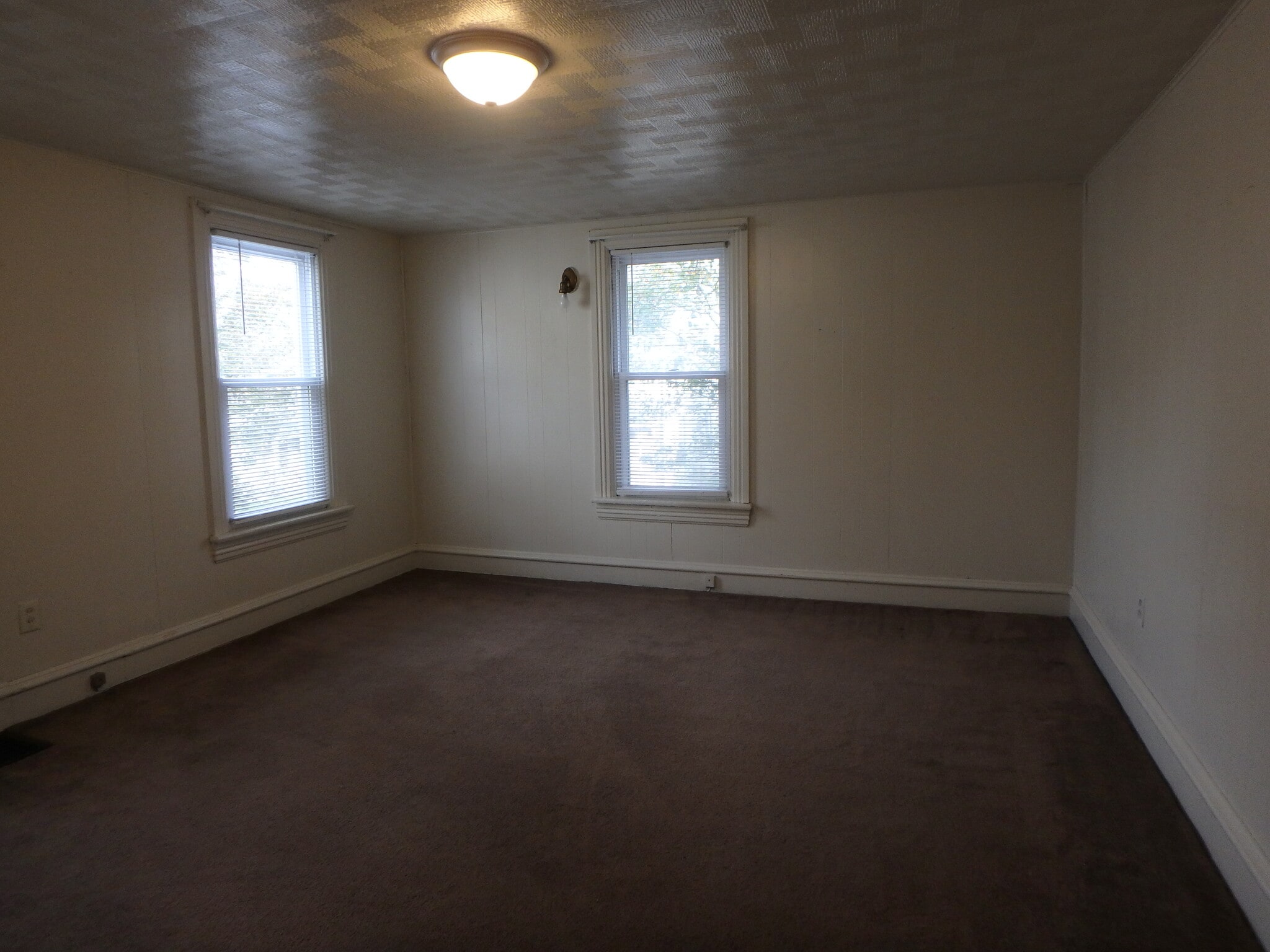 Building Photo - 117 N Montour St