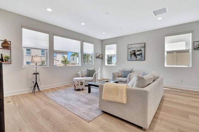 Building Photo - Amazing New Construction House!