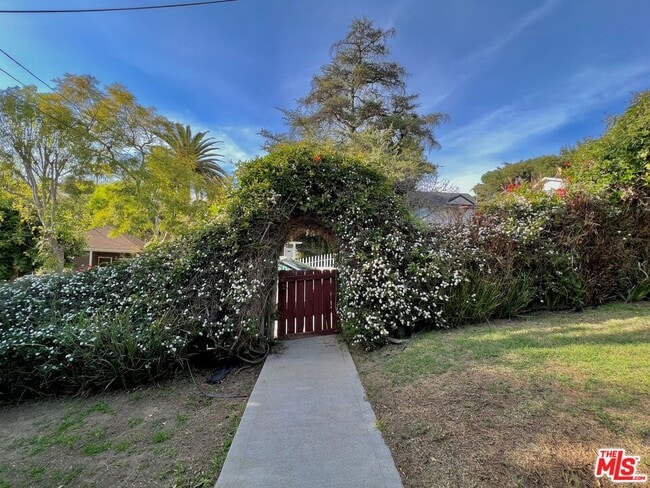 Building Photo - 1922 Preston Ave