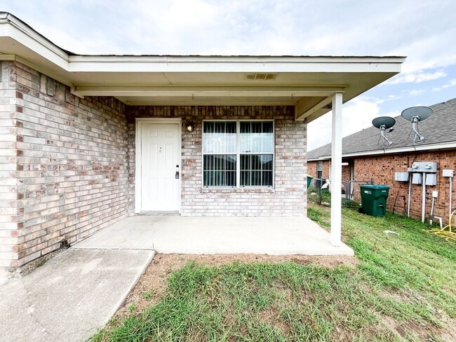 Building Photo - 312 Cedar Ridge Dr