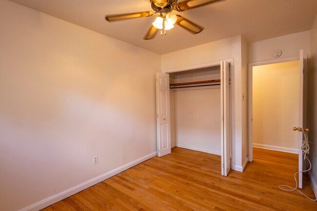 Building Photo - 4806 Sipple Ave