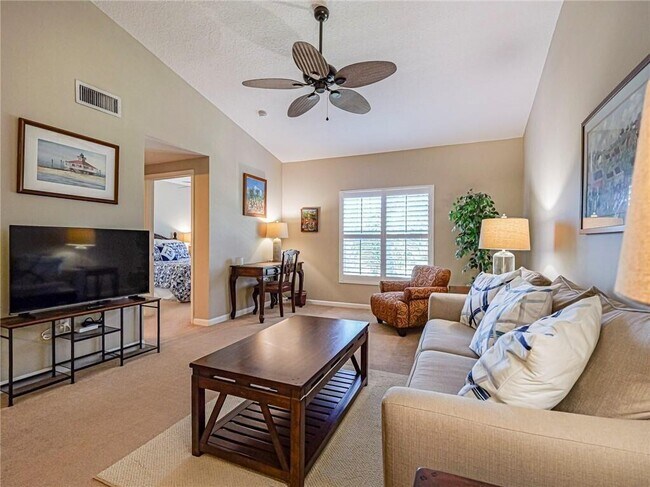 Building Photo - 5095 Fairways Cir