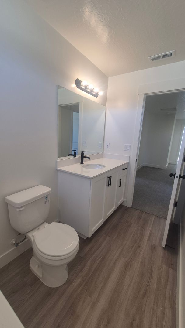 Building Photo - 5677 S Weehawken Ln