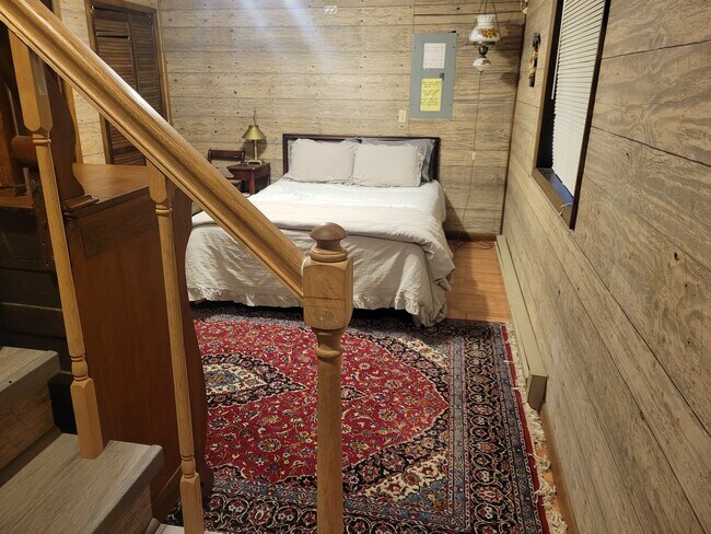 Building Photo - 260 Shuler Dr