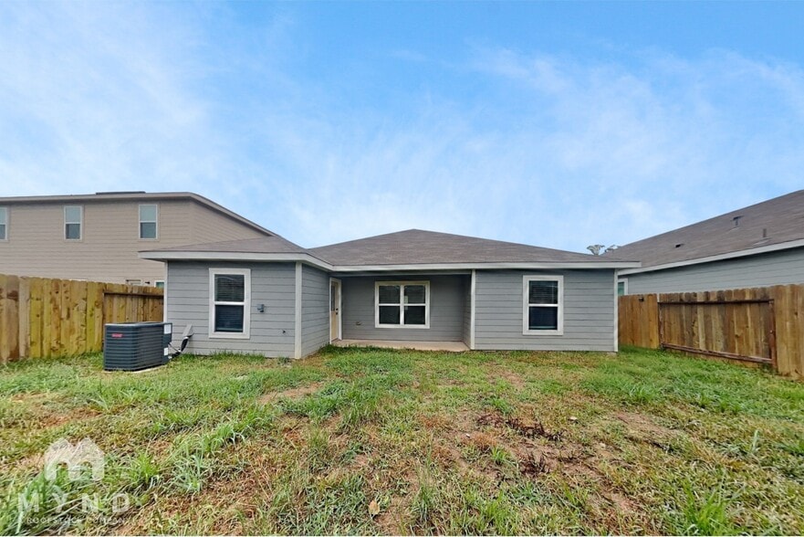 Building Photo - 10397 Sweetwater Creek Dr