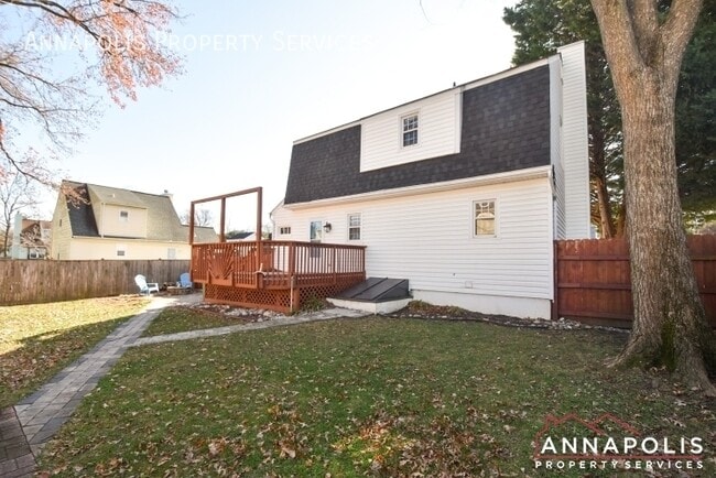 Building Photo - 1011 Hyde Park Dr