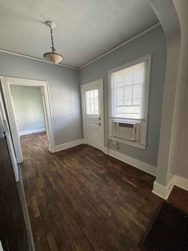 Building Photo - 303 N 17th St