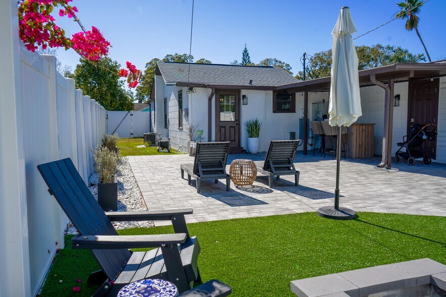 Building Photo - 3835 4th Ave N