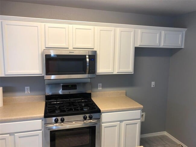 Building Photo - 2508 Jesse Owens Dr