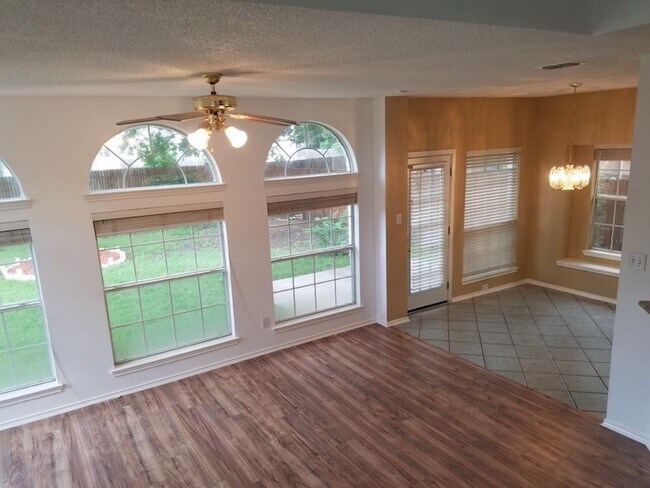 Building Photo - 6717 Carrington Dr