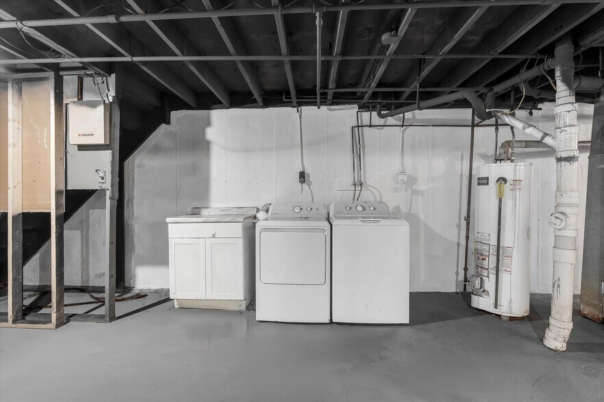 Building Photo - 3021 Henrietta St