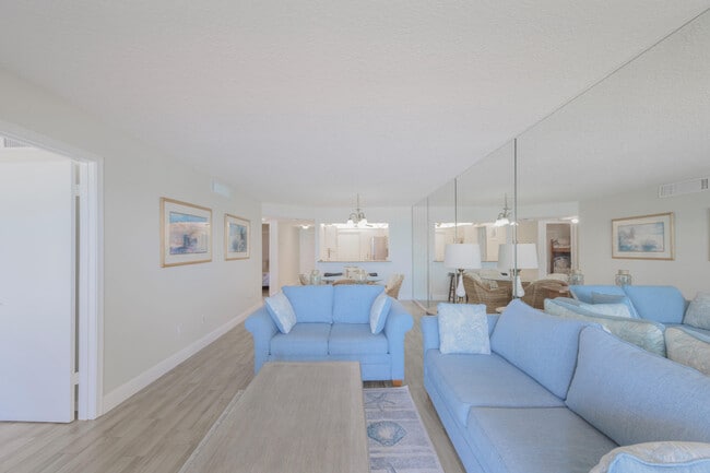 Building Photo - 4250 N Hwy A1A