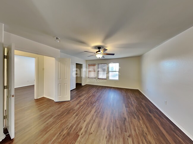 Building Photo - 10508 E Olla Ave