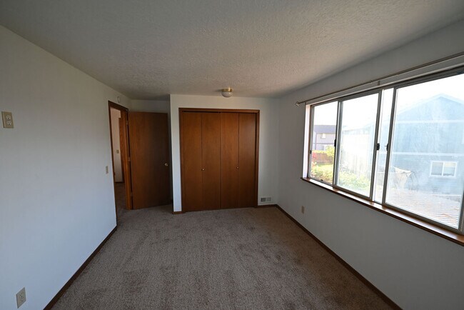 Building Photo - 21695 SW Gary Ln