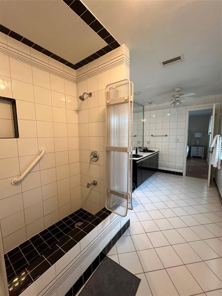 Building Photo - 4620 NE 25th Ave