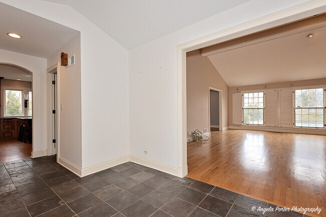 Building Photo - 756 Stonegate Rd