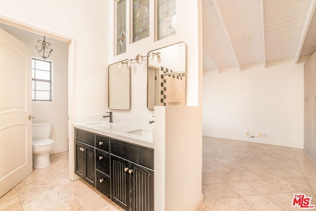 Building Photo - 36 Navy St