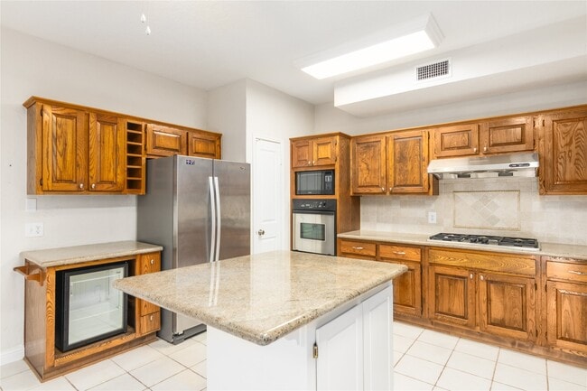 Building Photo - 910 Fleetwood Pl Dr