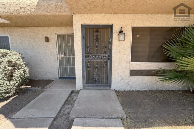 Building Photo - 3Bed/2Bath Townhouse at 47th Ave/Maryland Ave! Ready for Immediate Move-In! – FENCED-IN YARD!