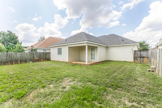 Building Photo - 104 Cello Ln