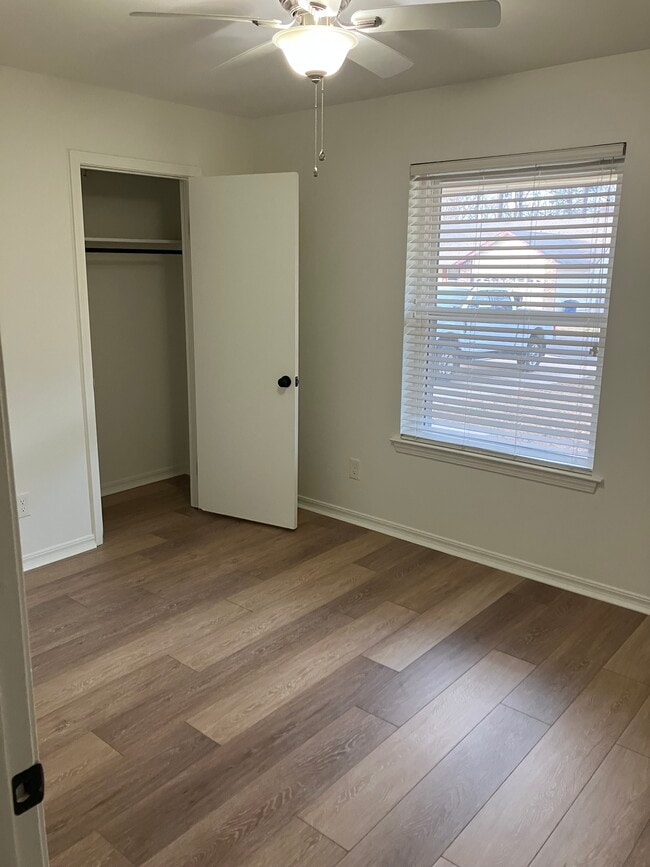 Building Photo - 9 Wabash Cove