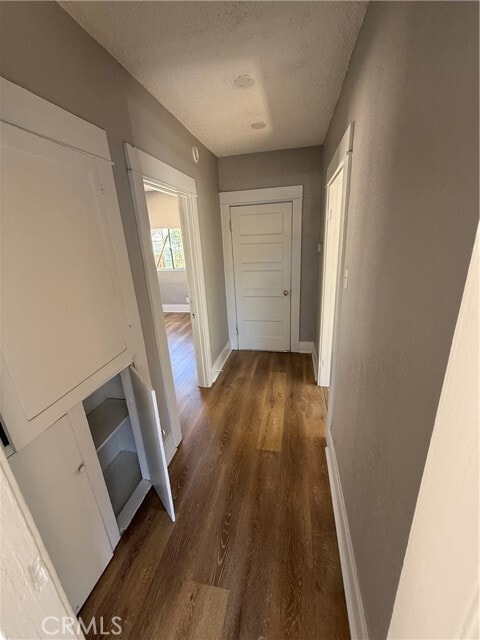 Building Photo - 2853 E 6th St